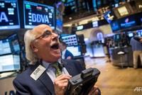 Phố Wall bùng nổ nhờ CPI tăng chậm hơn dự báo